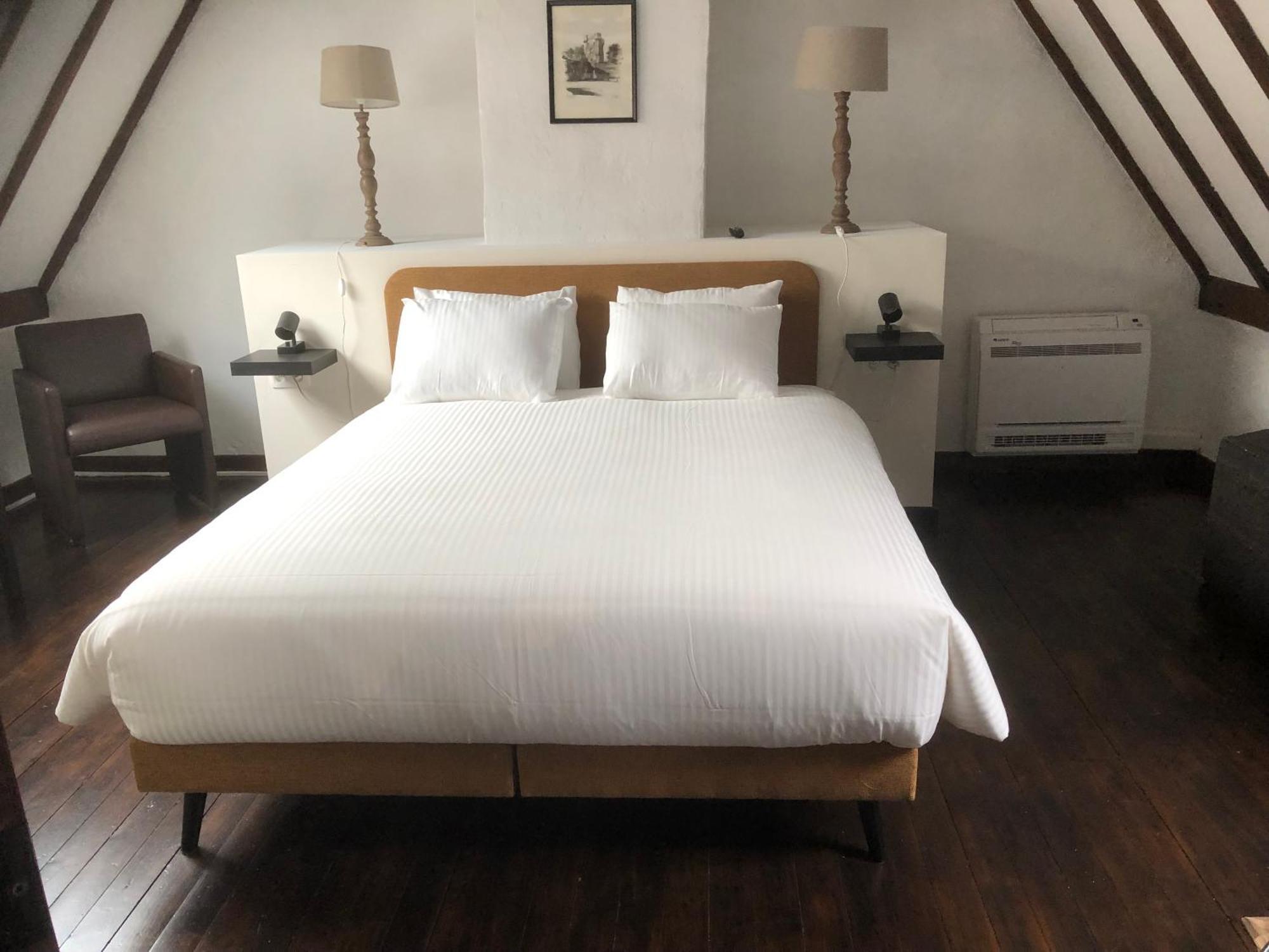 De Pelgrim Otel Tongeren Dış mekan fotoğraf